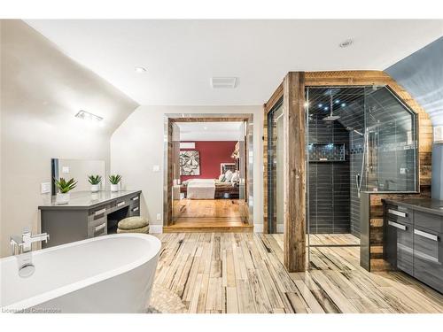 1399 Safari Road, Flamborough, ON - Indoor Photo Showing Bathroom