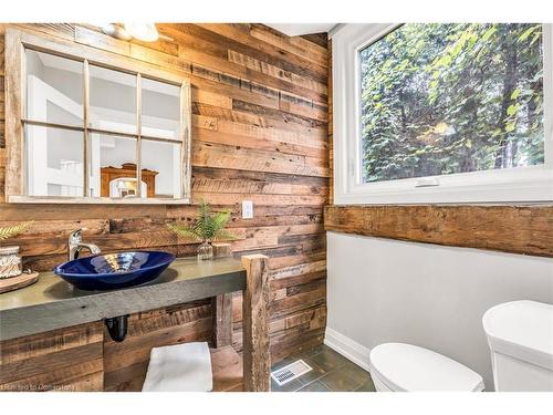 1399 Safari Road, Flamborough, ON - Indoor Photo Showing Bathroom