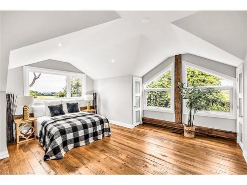 1399 Safari Road, Flamborough, ON - Indoor Photo Showing Bedroom