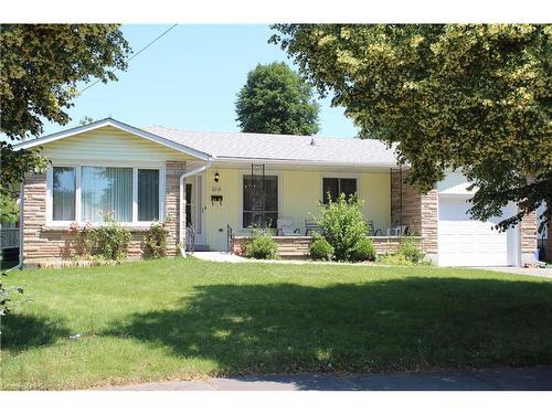 6751 Demetre Crescent, Niagara Falls, ON - Outdoor With Facade