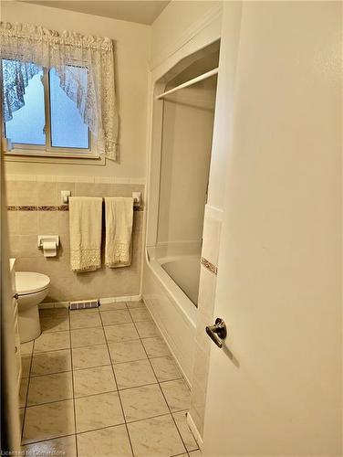 6751 Demetre Crescent, Niagara Falls, ON - Indoor Photo Showing Bathroom