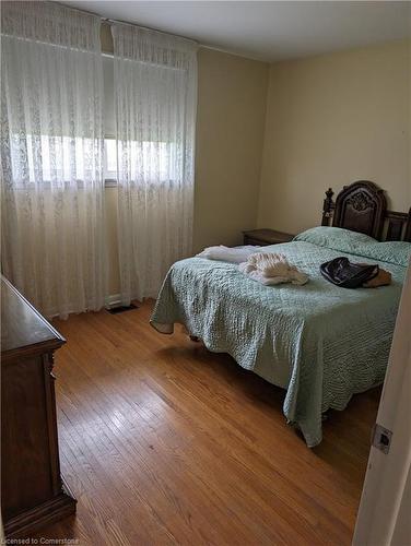 6751 Demetre Crescent, Niagara Falls, ON - Indoor Photo Showing Bedroom