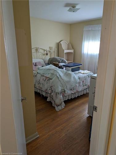 6751 Demetre Crescent, Niagara Falls, ON - Indoor Photo Showing Bedroom