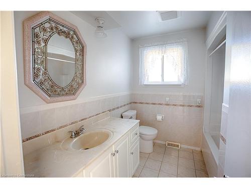 6751 Demetre Crescent, Niagara Falls, ON - Indoor Photo Showing Bathroom