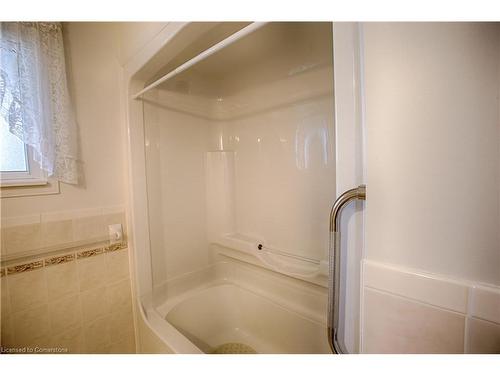 6751 Demetre Crescent, Niagara Falls, ON - Indoor Photo Showing Bathroom