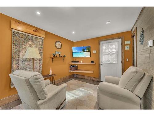 35 Canal Bank Road, Port Colborne, ON - Indoor Photo Showing Other Room