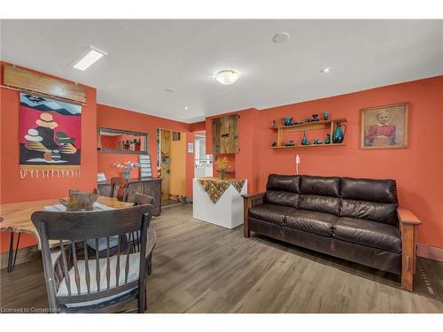 35 Canal Bank Road, Port Colborne, ON - Indoor Photo Showing Living Room