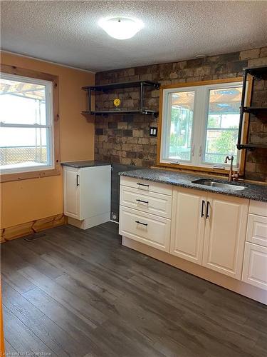 35 Canal Bank Road, Port Colborne, ON - Indoor Photo Showing Kitchen With Double Sink