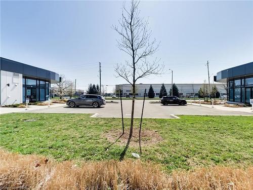 201-5045 Mainway Boulevard, Burlington, ON 