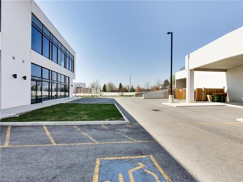 201-5045 Mainway Boulevard, Burlington, ON 