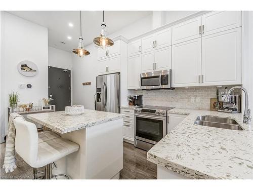 218A-85 Morrell Street, Brantford, ON - Indoor Photo Showing Kitchen With Double Sink With Upgraded Kitchen