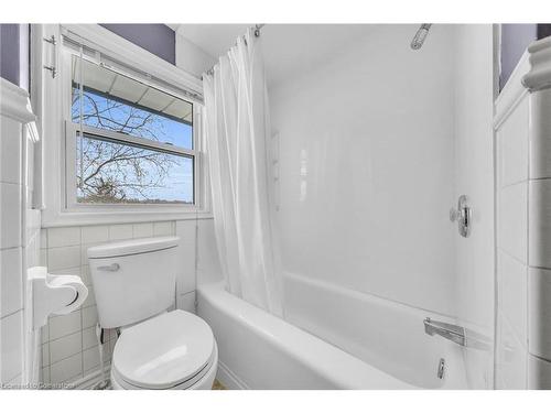 3542 Fifteenth Street, Lincoln, ON - Indoor Photo Showing Bathroom