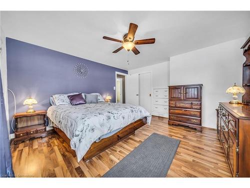 3542 Fifteenth Street, Lincoln, ON - Indoor Photo Showing Bedroom