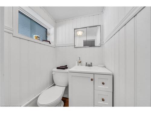 3542 Fifteenth Street, Lincoln, ON - Indoor Photo Showing Bathroom