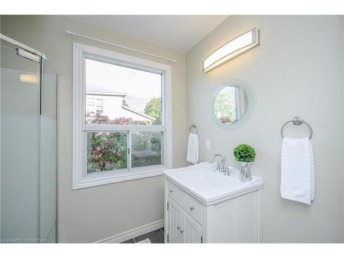 44 Old Cut Boulevard, Long Point, ON - Indoor Photo Showing Bathroom