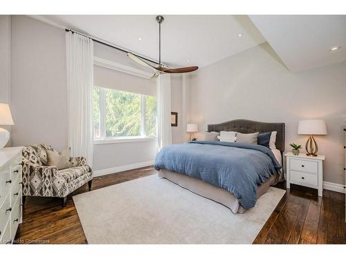 6490 Panton Street, Burlington, ON - Indoor Photo Showing Bedroom