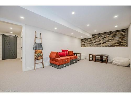 6490 Panton Street, Burlington, ON - Indoor Photo Showing Other Room