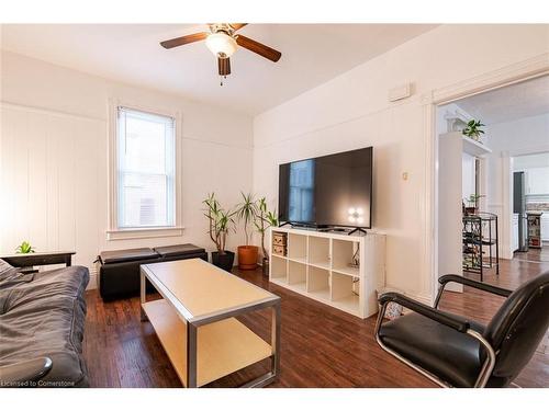 124 Main Street W, Port Colborne, ON - Indoor Photo Showing Living Room