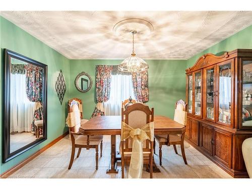 9 Sugarberry Court, Stoney Creek, ON - Indoor Photo Showing Dining Room