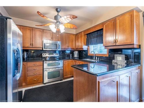 9 Sugarberry Court, Stoney Creek, ON - Indoor Photo Showing Kitchen