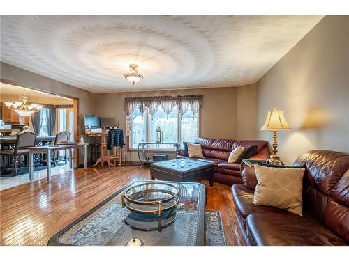 9 Sugarberry Court, Stoney Creek, ON - Indoor Photo Showing Living Room