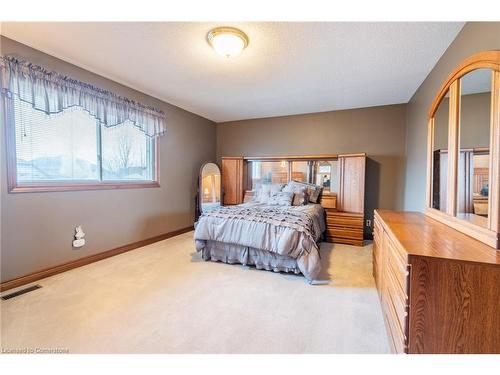 9 Sugarberry Court, Stoney Creek, ON - Indoor Photo Showing Bedroom