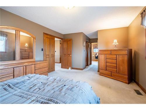 9 Sugarberry Court, Stoney Creek, ON - Indoor Photo Showing Bedroom