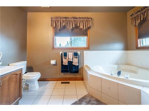 9 Sugarberry Court, Stoney Creek, ON - Indoor Photo Showing Bathroom