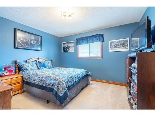 9 Sugarberry Court, Stoney Creek, ON - Indoor Photo Showing Bedroom