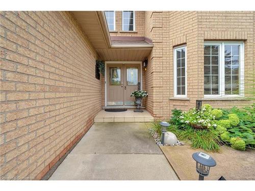 9 Sugarberry Court, Stoney Creek, ON - Outdoor