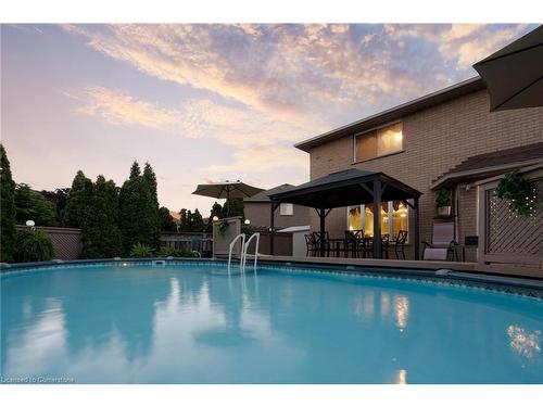 9 Sugarberry Court, Stoney Creek, ON - Outdoor With Backyard