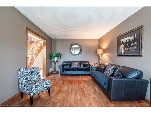 9 Sugarberry Court, Stoney Creek, ON - Indoor Photo Showing Living Room