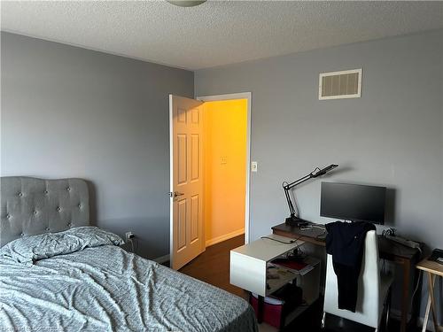 66 Betterton Crescent, Brampton, ON - Indoor Photo Showing Bedroom