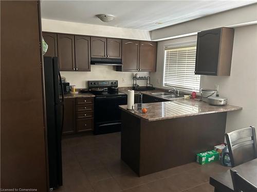 20 Vanhorne Close, Brampton, ON - Indoor Photo Showing Kitchen With Double Sink