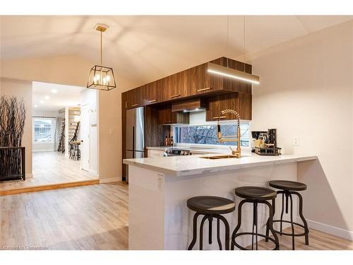 5759 Robinson Street, Niagara Falls, ON - Indoor Photo Showing Kitchen