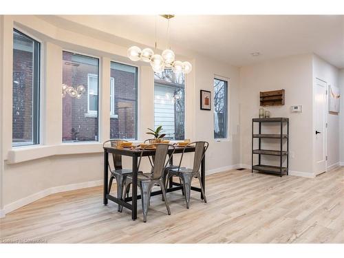 5759 Robinson Street, Niagara Falls, ON - Indoor Photo Showing Dining Room