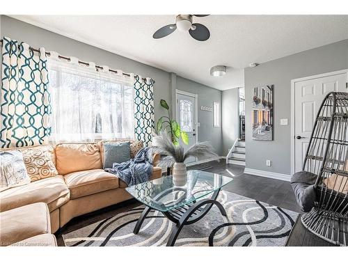 4126 London Court, Niagara Falls, ON - Indoor Photo Showing Living Room