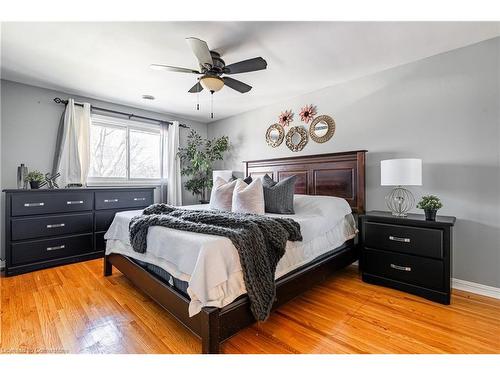 4126 London Court, Niagara Falls, ON - Indoor Photo Showing Bedroom