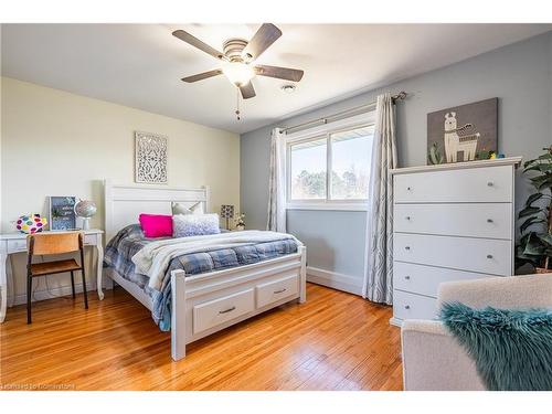 4126 London Court, Niagara Falls, ON - Indoor Photo Showing Bedroom