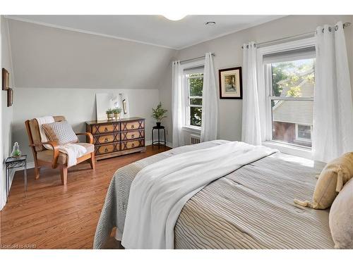 356 Linwell Road, St. Catharines, ON - Indoor Photo Showing Bedroom