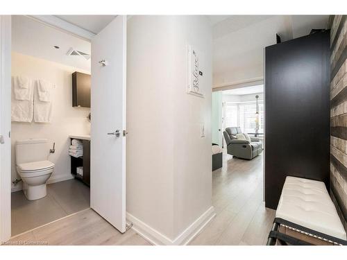 1012-155 Yorkville Avenue, Toronto, ON - Indoor Photo Showing Bathroom