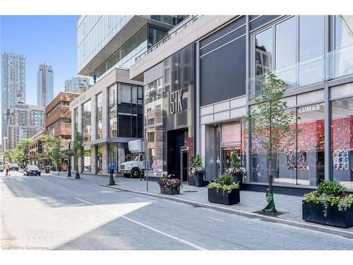 1012-155 Yorkville Avenue, Toronto, ON - Outdoor With Facade