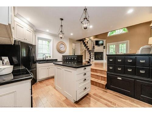 711 Norfolk Street S, Simcoe, ON - Indoor Photo Showing Kitchen