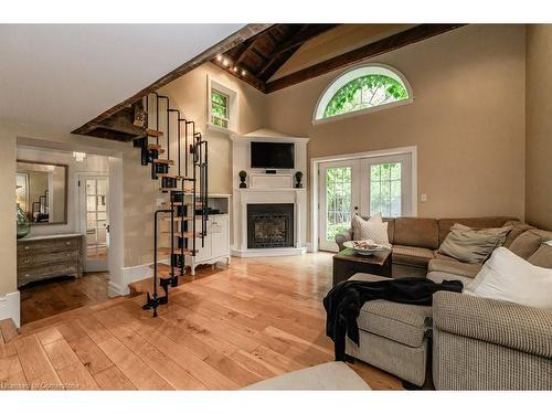 711 Norfolk Street S, Simcoe, ON - Indoor Photo Showing Living Room With Fireplace