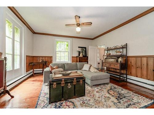 711 Norfolk Street S, Simcoe, ON - Indoor Photo Showing Living Room