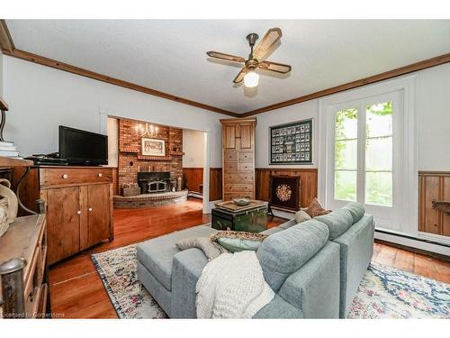 711 Norfolk Street S, Simcoe, ON - Indoor Photo Showing Living Room With Fireplace