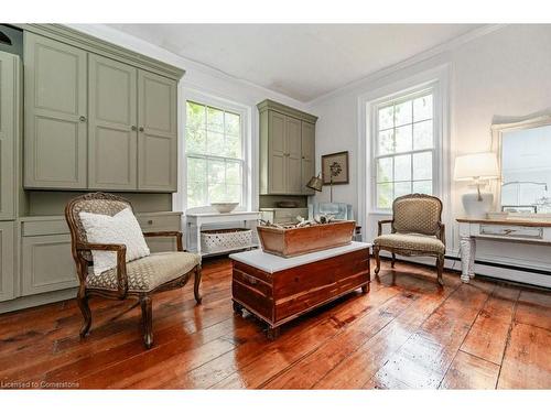 711 Norfolk Street S, Simcoe, ON - Indoor Photo Showing Living Room