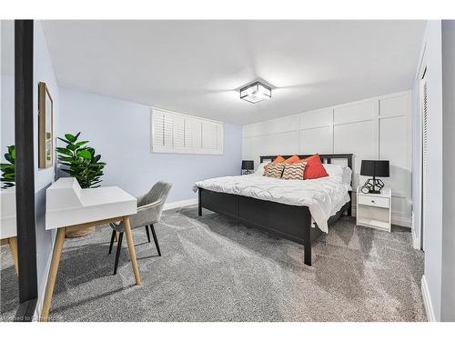 172 Hanover Place, Hamilton, ON - Indoor Photo Showing Bedroom