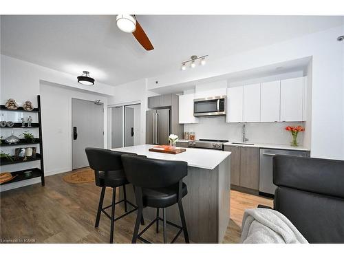 A907-3210 Dakota Common, Burlington, ON - Indoor Photo Showing Kitchen With Stainless Steel Kitchen With Upgraded Kitchen