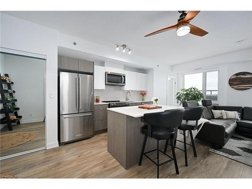 A907-3210 Dakota Common, Burlington, ON - Indoor Photo Showing Kitchen With Stainless Steel Kitchen